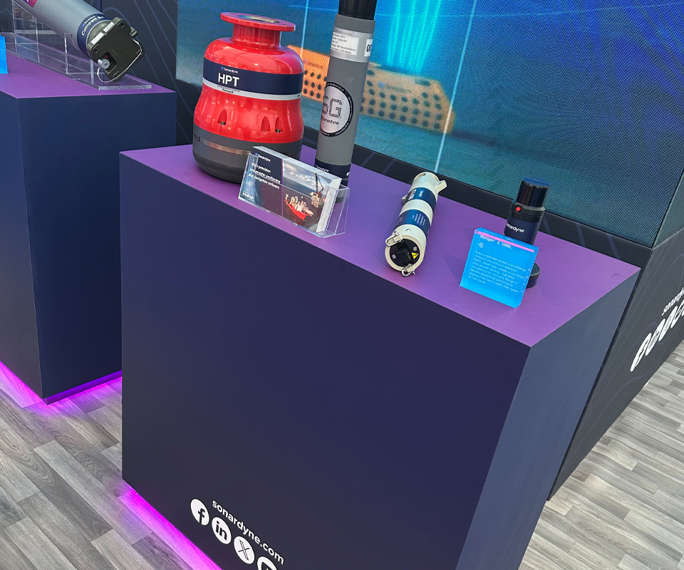 deva-exhibitions-bespoke-exhibition-stand-design-sonardyne-oceanbusiness-southampton-2025.jpg